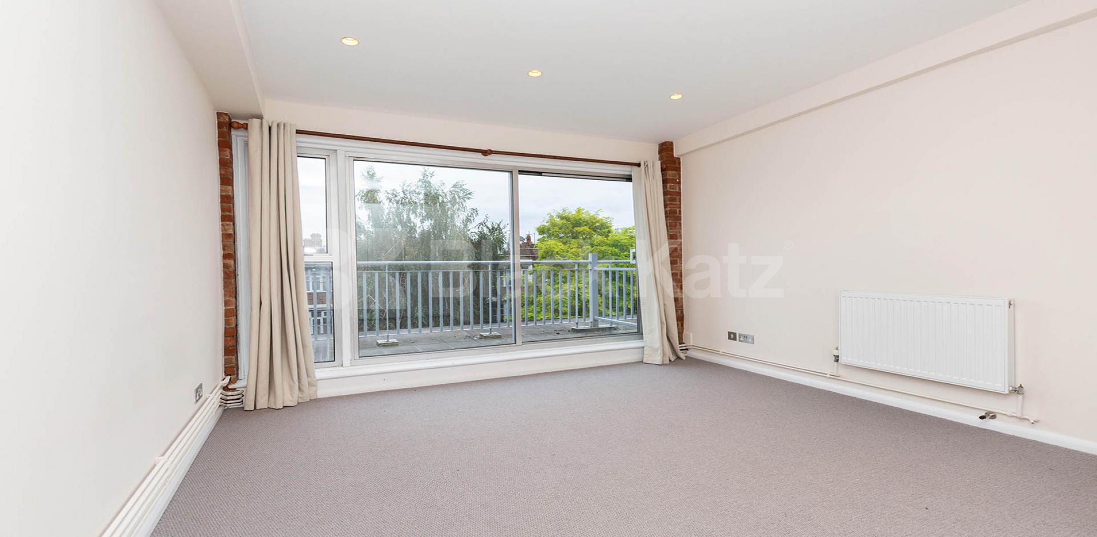 			NEWLY RENOVATED 2 BED, 2 Bedroom, 1 bath, 1 reception Apartment			 GROVE HOUSE-TUDOR ROAD, HACKNEY-BETHNAL GREEN-LONDON FIELDS